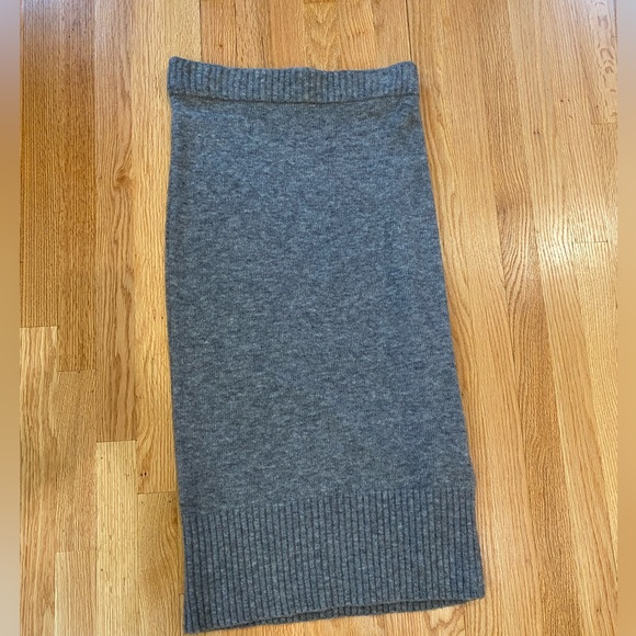 Banana Republic Dresses & Skirts - Sweater skirt, size M. Heather grey.